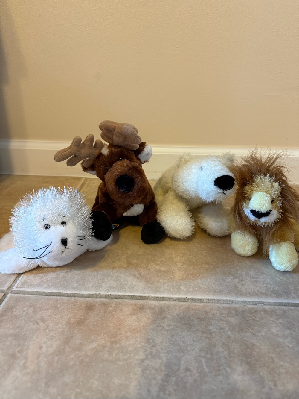Webkinz Stuffed Animal Lot - Seal, Reindeer, Polar Bear, Lil Kinz Lion - No tags